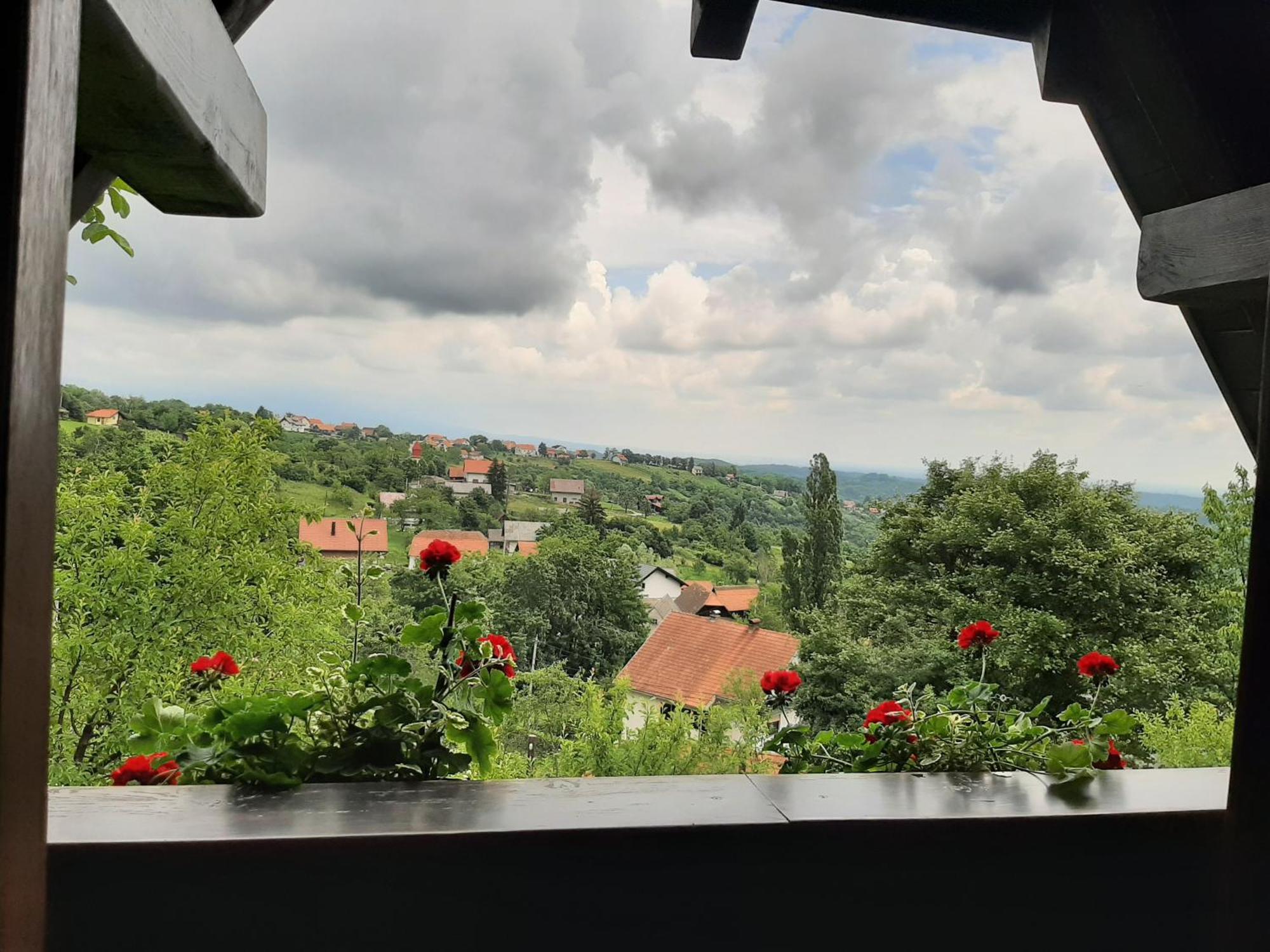Apartmani Etno Kuca Pod Okicem Самобор Екстериор снимка