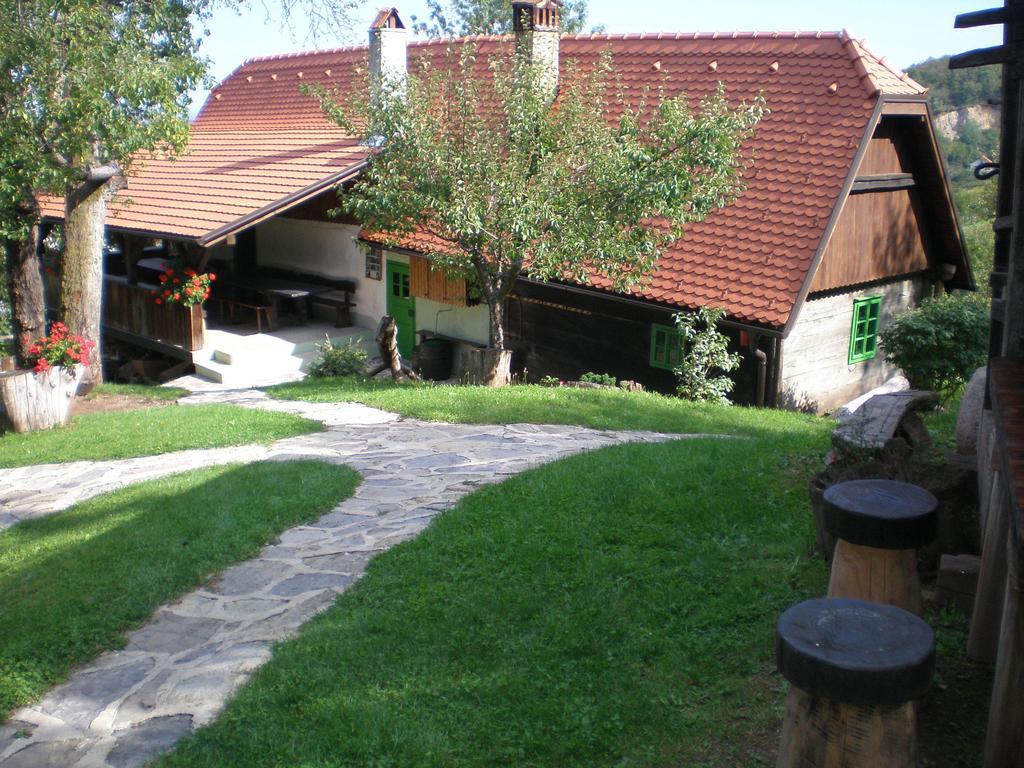 Apartmani Etno Kuca Pod Okicem Самобор Стая снимка